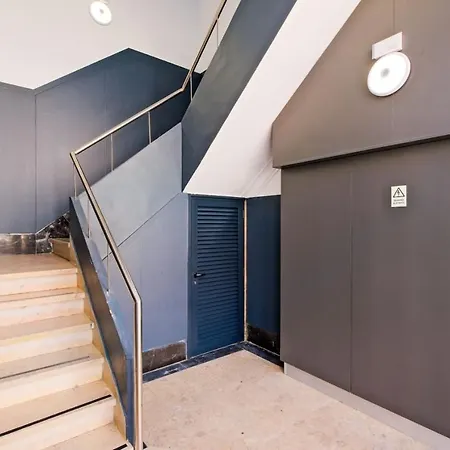 Lovely Fully Equipped Near Subway N4 Лиссабон