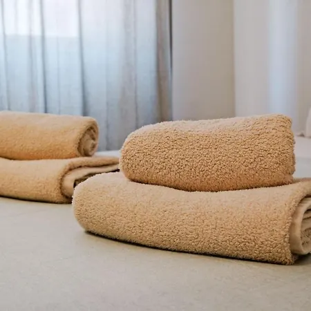 Апартаменты Lovely Fully Equipped Near Subway N4 *