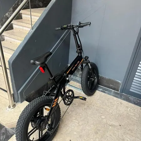 Lovely Fully Equipped Near Subway N4 リスボン