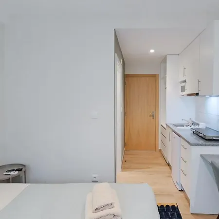 アパート Lovely Fully Equipped Near Subway N4 リスボン