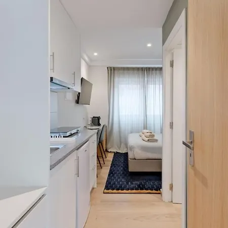 Lovely Fully Equipped Near Subway N4 ליסבון